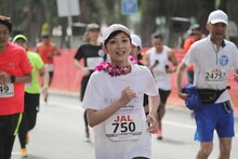 「JALホノルルマラソン2014」に出場した持田香織（Every Little Thing）。