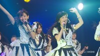 「755」CMのAKB48バージョンのワンシーン。