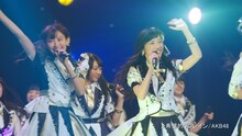 「755」CMのAKB48バージョンのワンシーン。