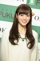 「清純な大人 白石麻衣」出版記念イベントを行った白石麻衣。