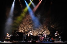 「矢野顕子さとがえるコンサート」12月14日の東京・NHKホール公演の模様。（撮影：三浦憲治）