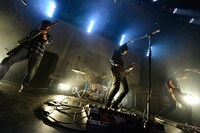 昨日12月16日に東京・UNITで行われた「androp 5th Anniversary Special Live 20141216」の様子。（撮影：橋本塁）