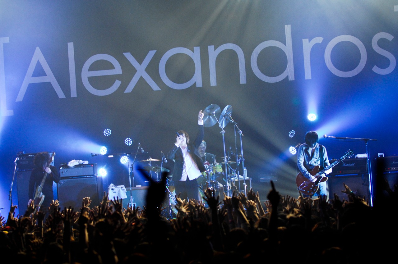 [Alexandros]（Photo by Takimoto"JON..."Yukihide）