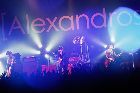 [Alexandros]（Photo by Takimoto"JON..."Yukihide）