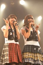 ワンマンライブでのバニラビーンズ。