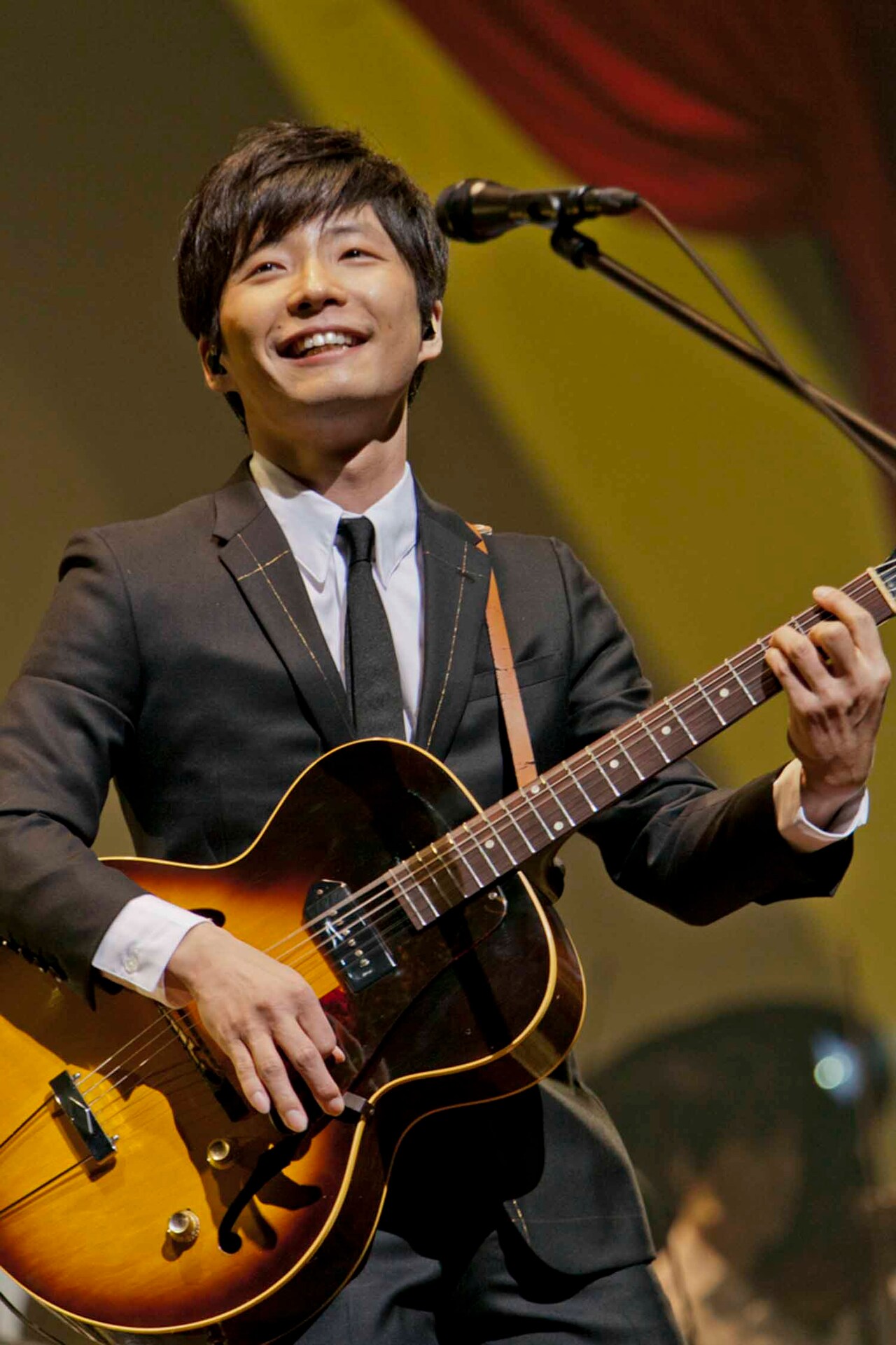 星野源、満面の笑みで「ツービート」締めくくる - 音楽ナタリー