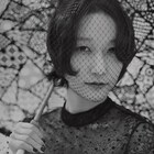 BOMI、3月に東阪公演&墓石見つめる新作ジャケット