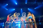 「Cheeky Parade NY凱旋集会」ライブの様子。
