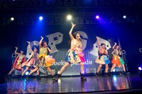 「Cheeky Parade NY凱旋集会」ライブの様子。