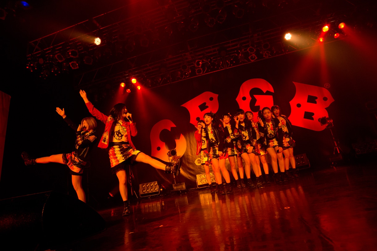 「Cheeky Parade NY凱旋集会」ライブの様子。