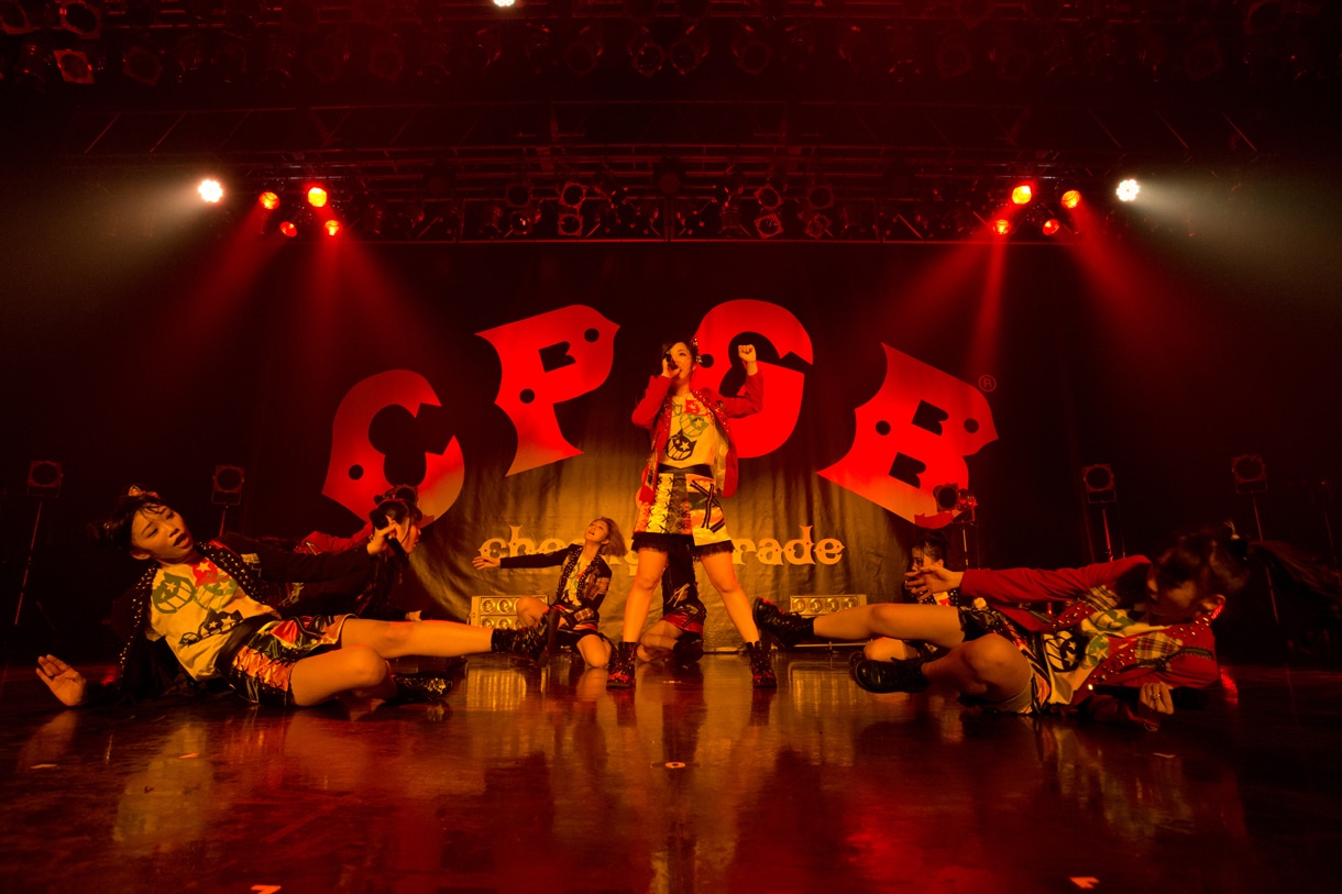 「Cheeky Parade NY凱旋集会」ライブの様子。