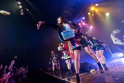 「Cheeky Parade NY凱旋集会」ライブの様子。