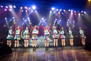 「Cheeky Parade NY凱旋集会」ライブの様子。