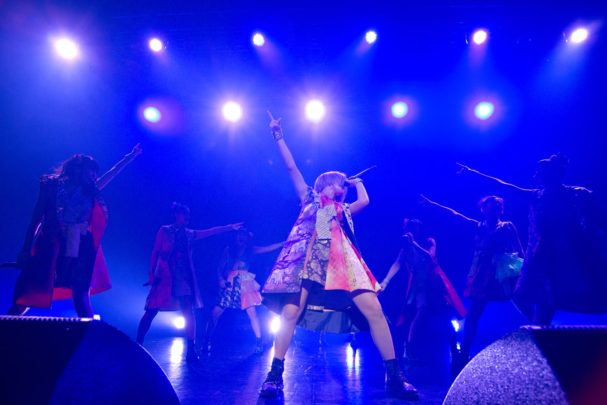 「Cheeky Parade NY凱旋集会」ライブの様子。
