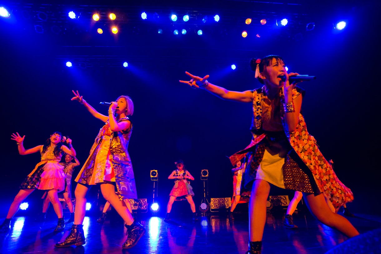 「Cheeky Parade NY凱旋集会」ライブの様子。
