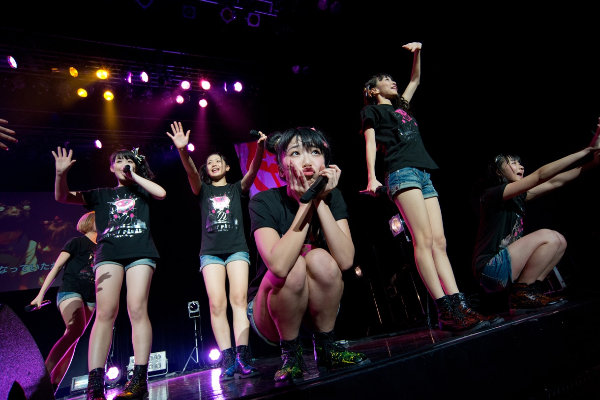 「Cheeky Parade NY凱旋集会」ライブの様子。
