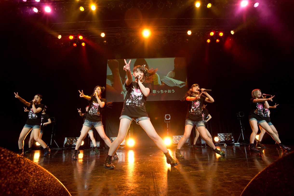 「Cheeky Parade NY凱旋集会」ライブの様子。