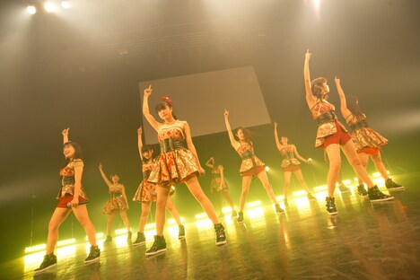 GEMによるライブの様子。