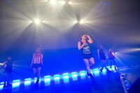 ひめキュンフルーツ缶によるライブの様子。