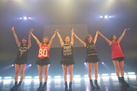 ひめキュンフルーツ缶によるライブの様子。