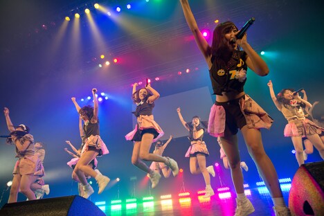 LinQによるライブの様子。