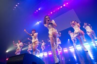 LinQによるライブの様子。