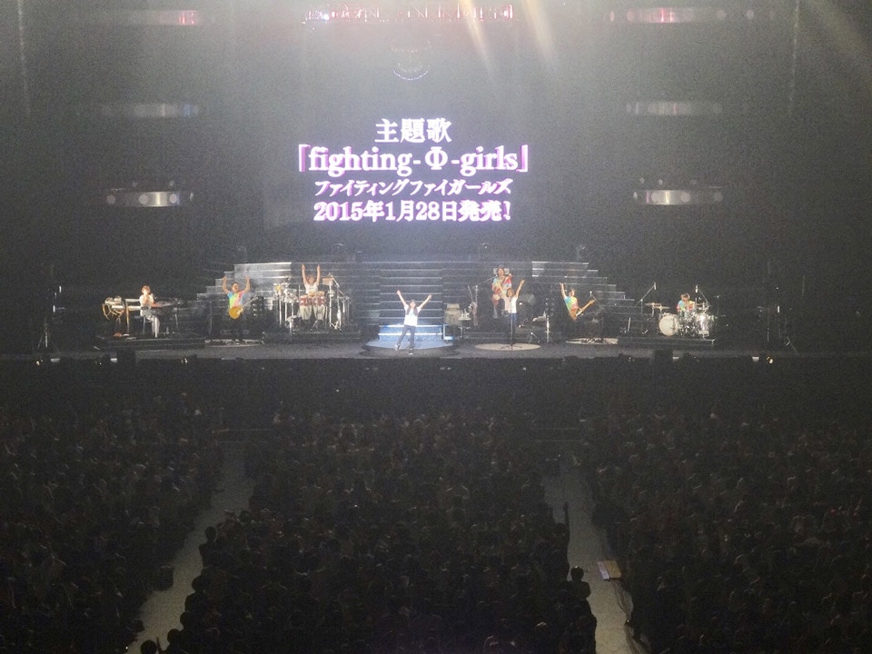 「fighting -φ- girls」発売発表時の様子。