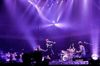 THE BOOM「25 PEACETIME BOOM FINAL」東京・日本武道館公演の様子。（撮影：中川正子）