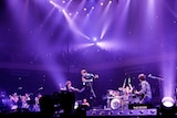 THE BOOM「25 PEACETIME BOOM FINAL」東京・日本武道館公演の様子。(撮影:中川正子)