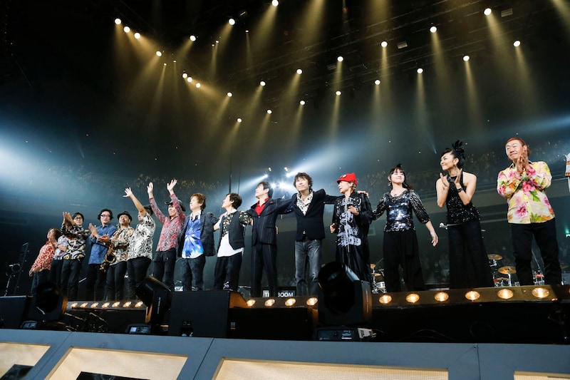 THE BOOM「25 PEACETIME BOOM FINAL」東京・日本武道館公演の様子。(撮影:中川正子)