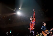 THE BOOM「25 PEACETIME BOOM FINAL」東京・日本武道館公演の様子。（撮影：中川正子）