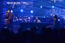 スキマスイッチのスタジオライブの模様。 (c)日本テレビ