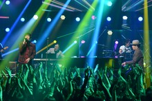 スキマスイッチのスタジオライブの模様。 (c)日本テレビ