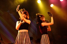 バニラビーンズLIQUIDROOMワンマンライブの様子。