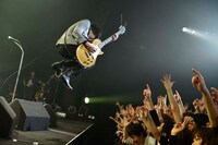 JIM（G）（撮影：橋本塁［SOUND SHOOTER］）