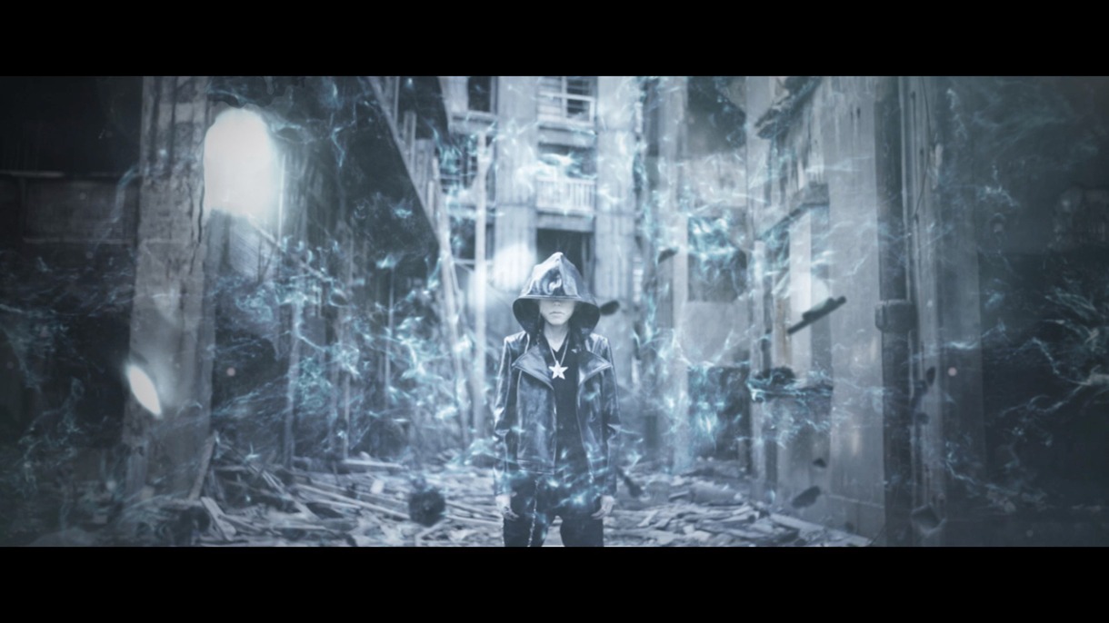 ナノ「Rock on.」PVのワンシーン。