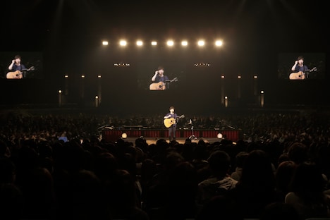 星野源「星野 源 横浜アリーナ2Days『ツービート / 弾き語りDay』」の様子。（撮影：三浦知也、五十嵐一晴）