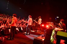 THE BAWDIES「『Boys!』TOUR 2014-2015」東京・Zepp Tokyo公演の様子。（撮影：橋本塁［SOUND SHOOTER］）