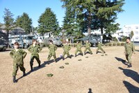 準備体操するアップアップガールズ（仮）。