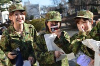 花札が当たった関根梓。