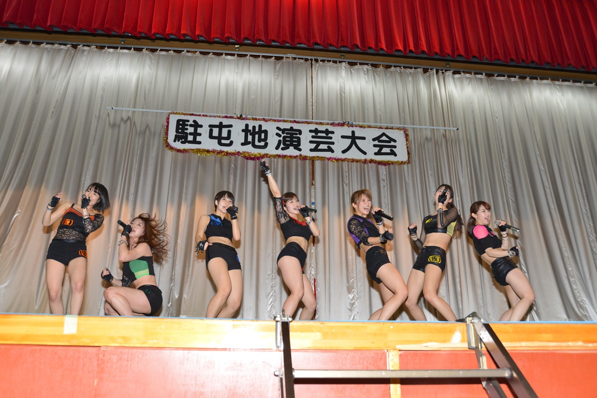 「歳忘れ忘年会ライブ」の模様。