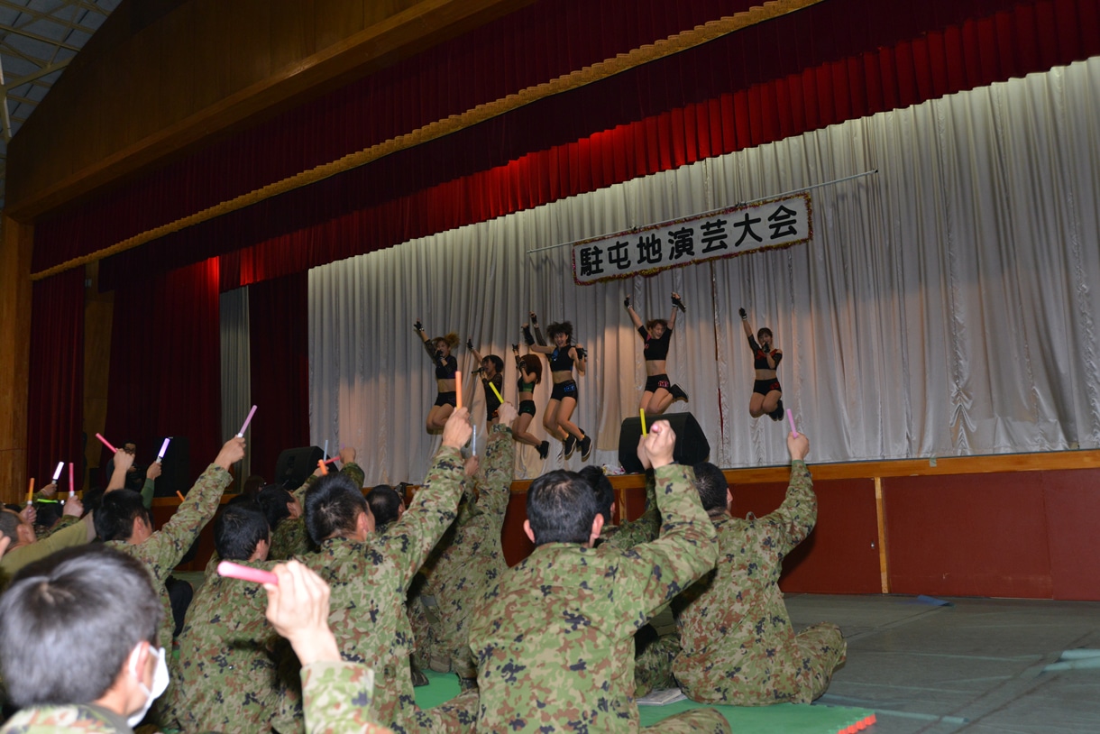 「歳忘れ忘年会ライブ」の模様。