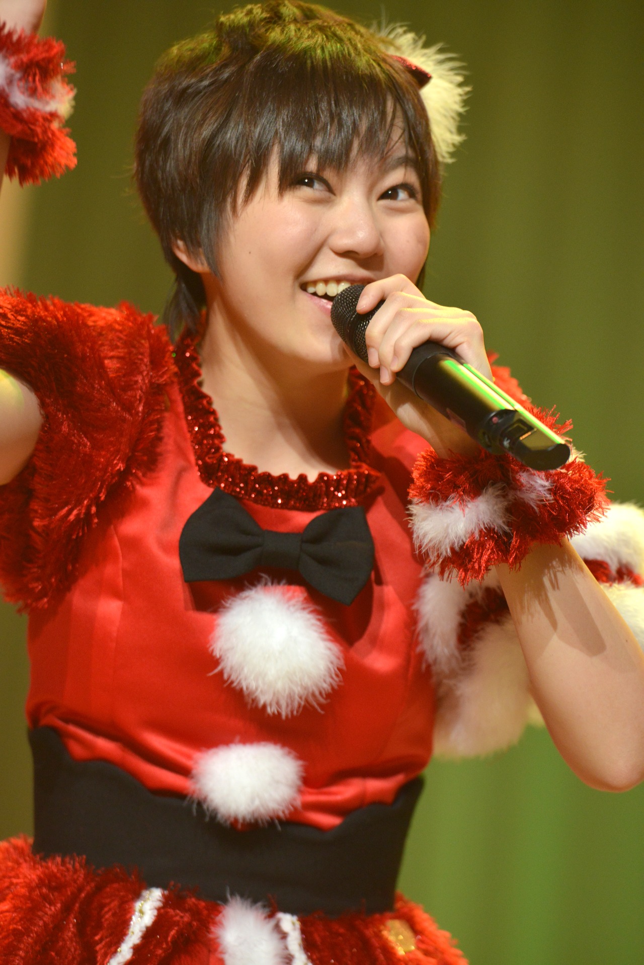 安本彩花