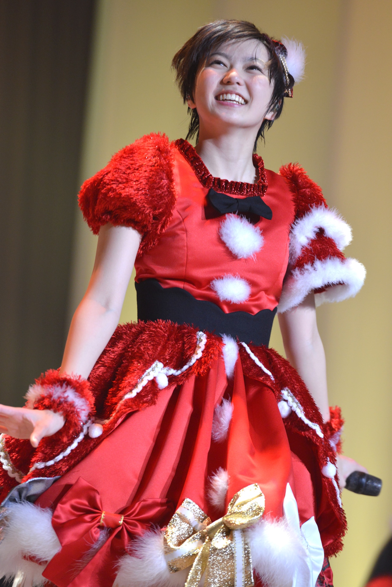 安本彩花