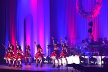 私立恵比寿中学「エビ中 真冬の北半キュリスマス」の様子。