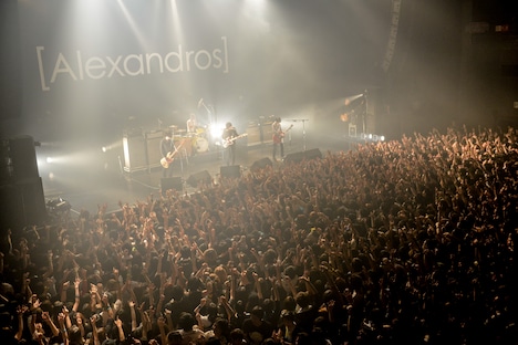 [Alexandros]（Photo by Azusa Takada）