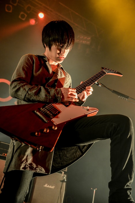 白井眞輝（G / [Alexandros]）（Photo by Azusa Takada）