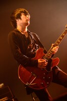 白井眞輝（G / [Alexandros]）（Photo by Azusa Takada）