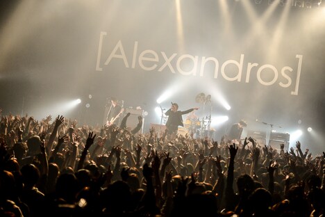 [Alexandros]（Photo by Azusa Takada）