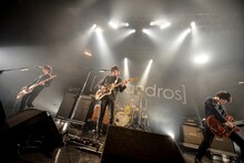 [Alexandros]（Photo by Azusa Takada）